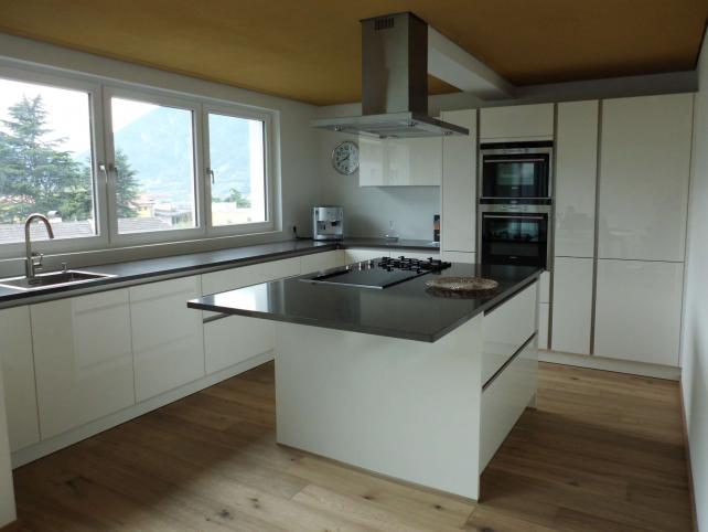 Einbauküche nach Maß - Möbelhaus Wallnöfer